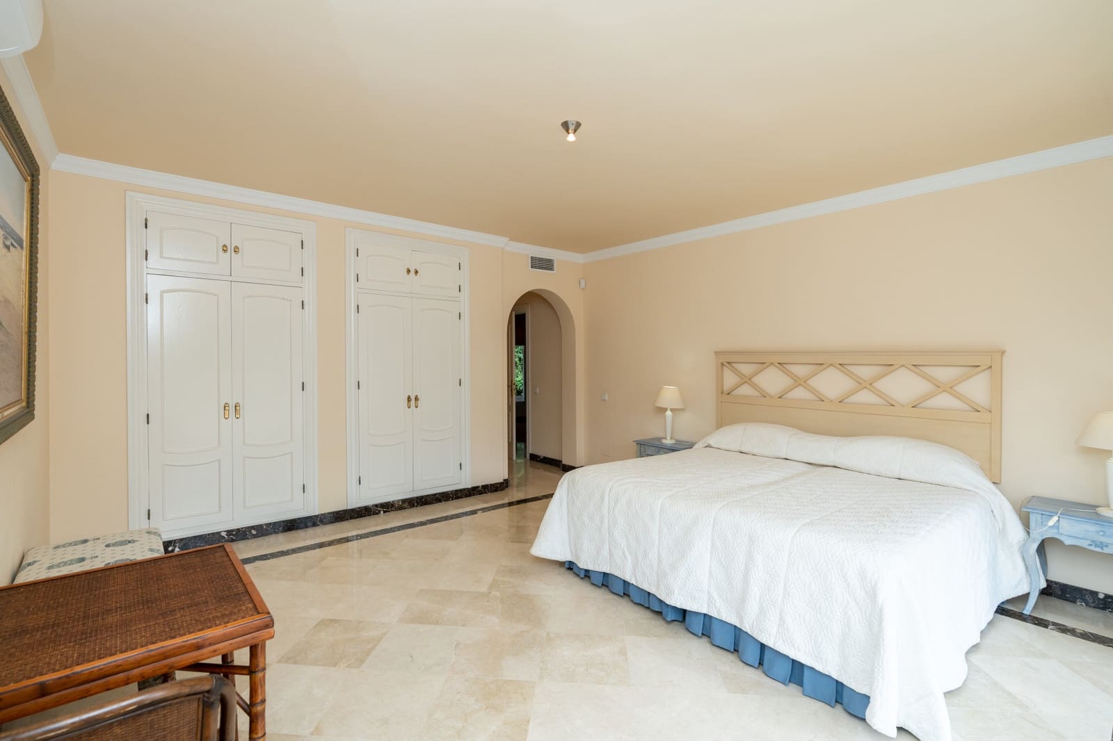 6 bedroom Villa for sale in Guadalmina with pool garage - € 3,400,000 (Ref: 10161154)