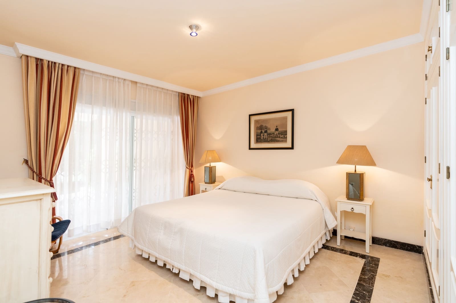 6 bedroom Villa for sale in Guadalmina with pool garage - € 3,400,000 (Ref: 10161154)