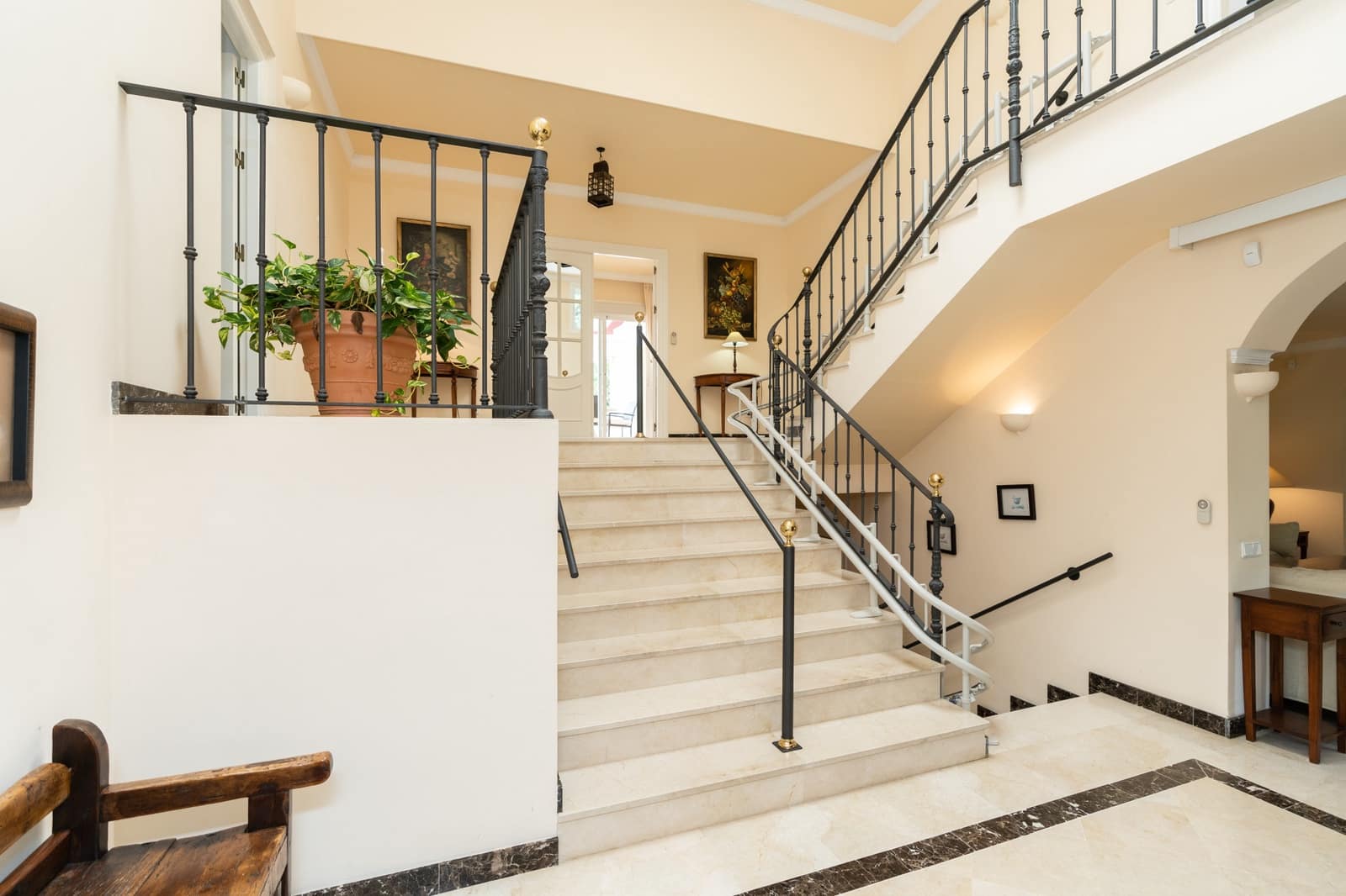 6 bedroom Villa for sale in Guadalmina with pool garage - € 3,400,000 (Ref: 10161154)