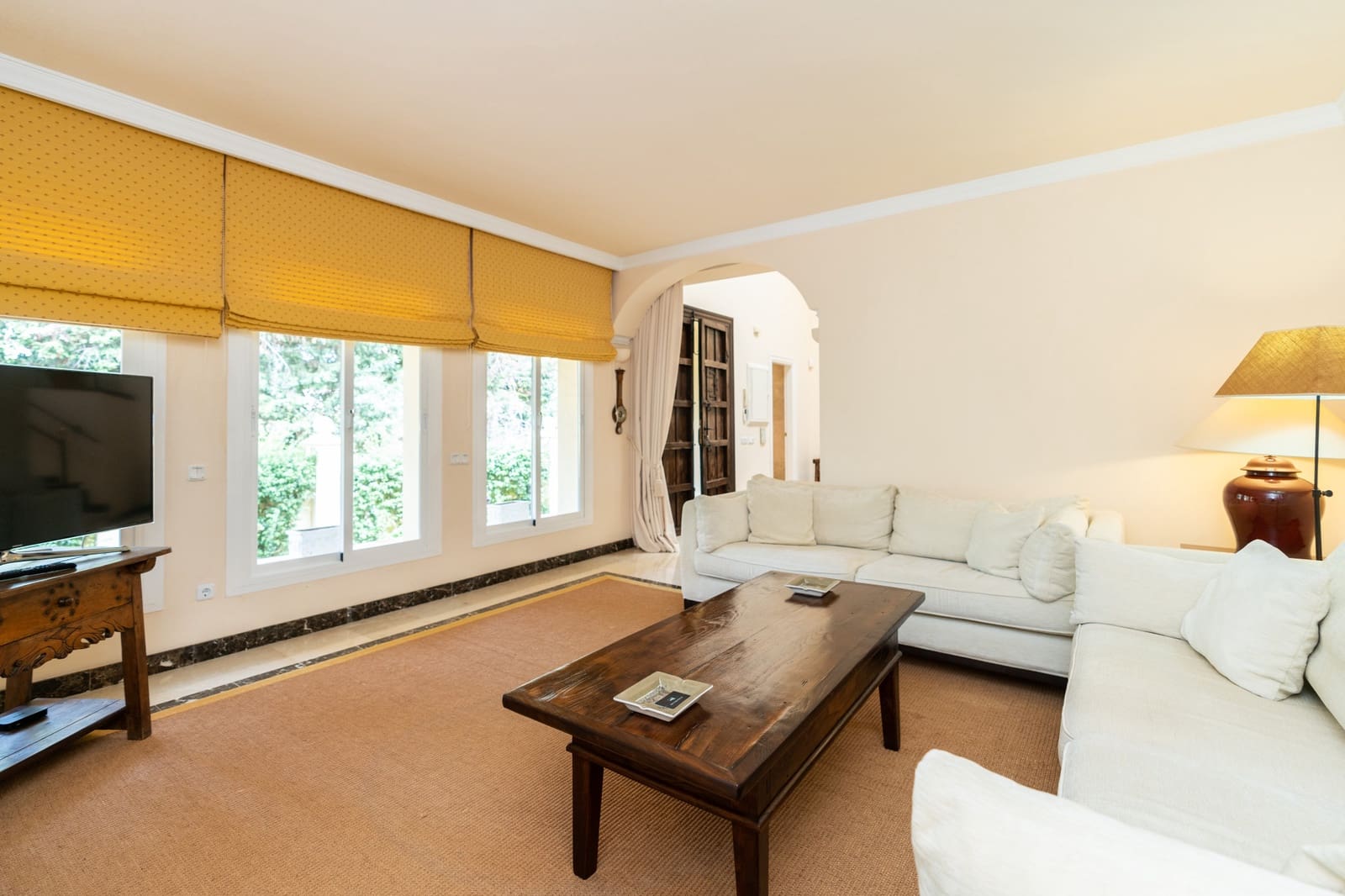 6 bedroom Villa for sale in Guadalmina with pool garage - € 3,400,000 (Ref: 10161154)