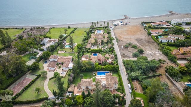 6 bedroom Villa for sale in Guadalmina Baja, Marbella with pool garage - € 3,400,000 (Ref: 10161154)