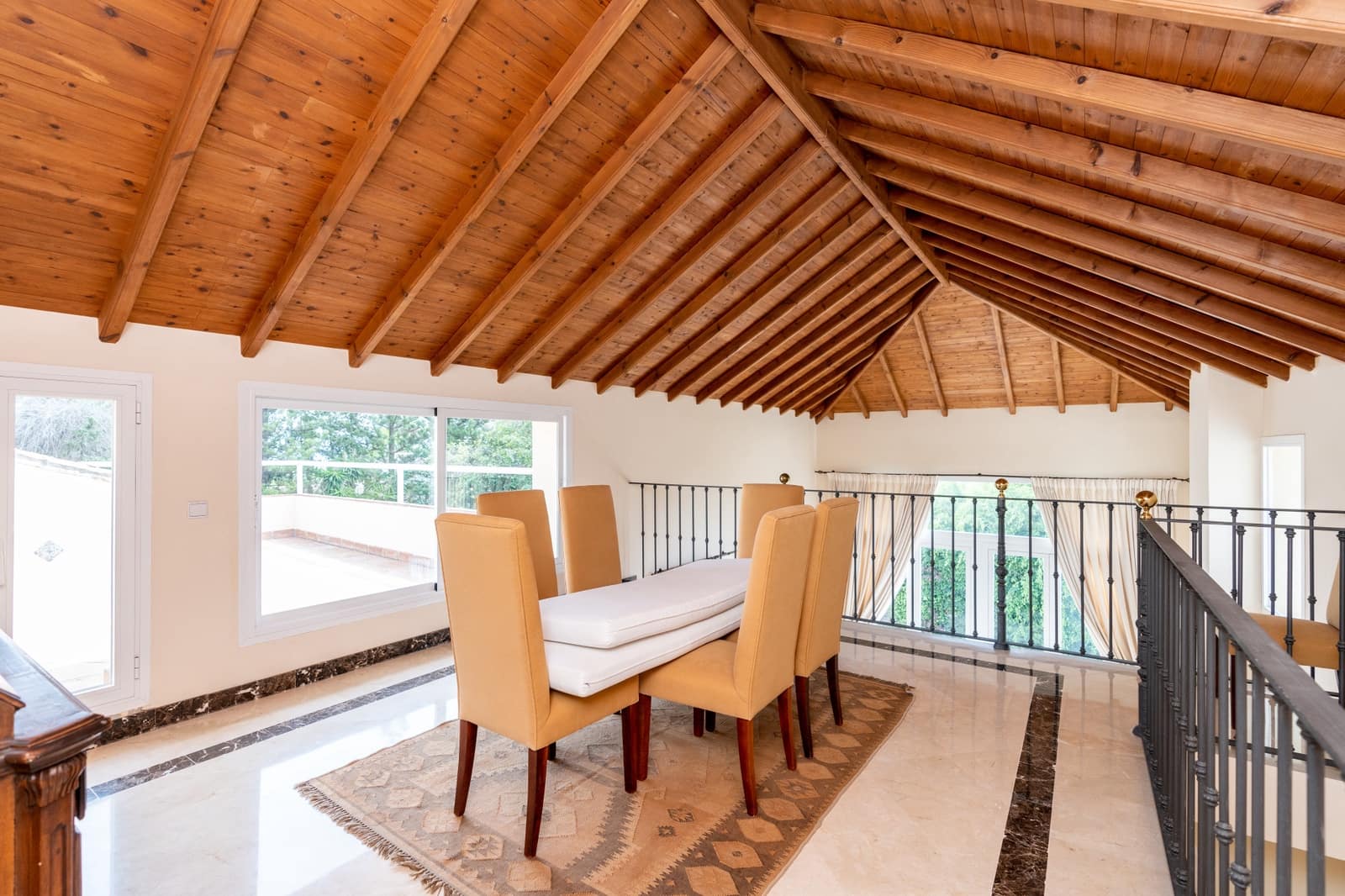 6 bedroom Villa for sale in Guadalmina with pool garage - € 3,400,000 (Ref: 10161154)