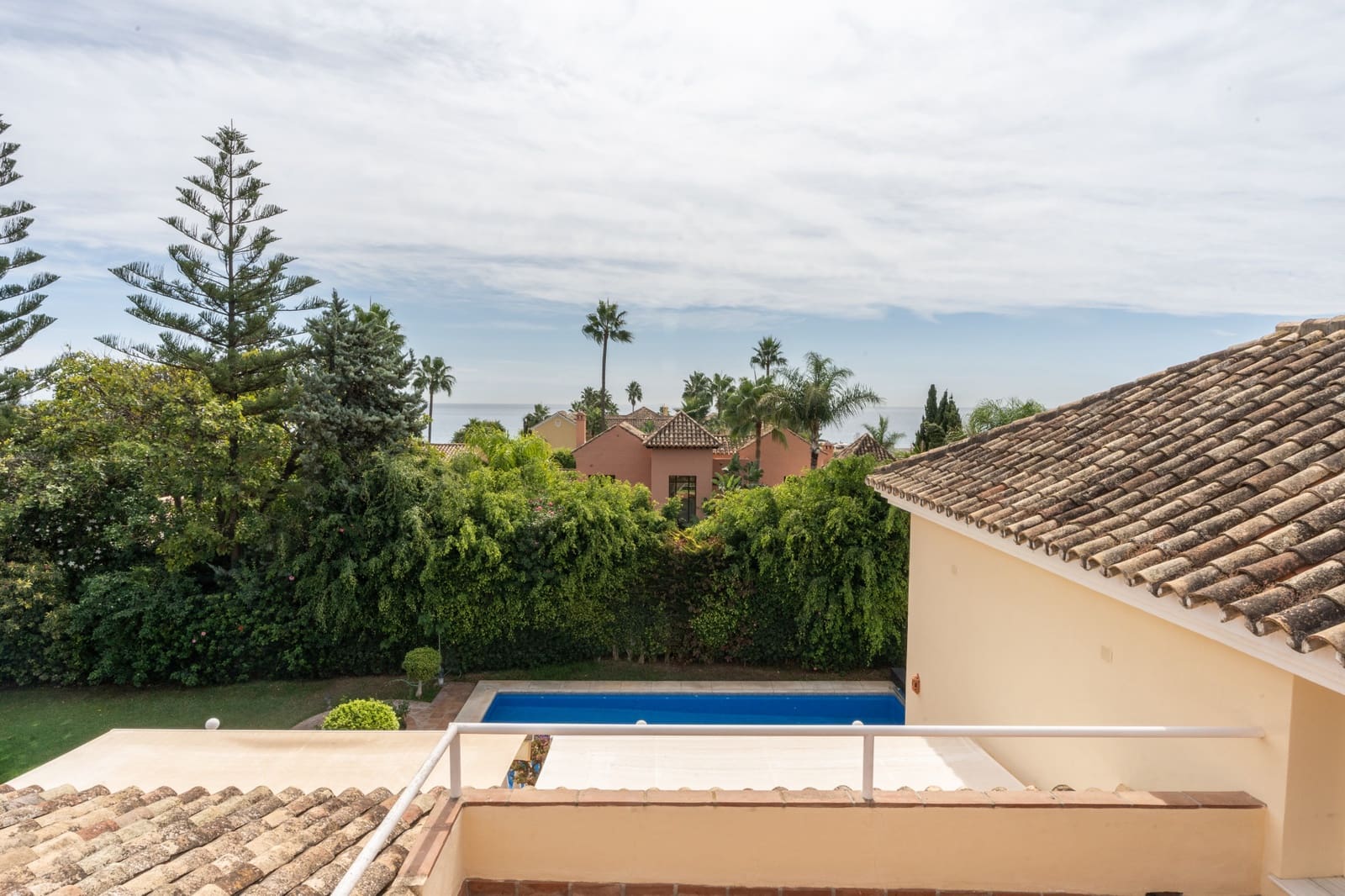 6 bedroom Villa for sale in Guadalmina with pool garage - € 3,400,000 (Ref: 10161154)