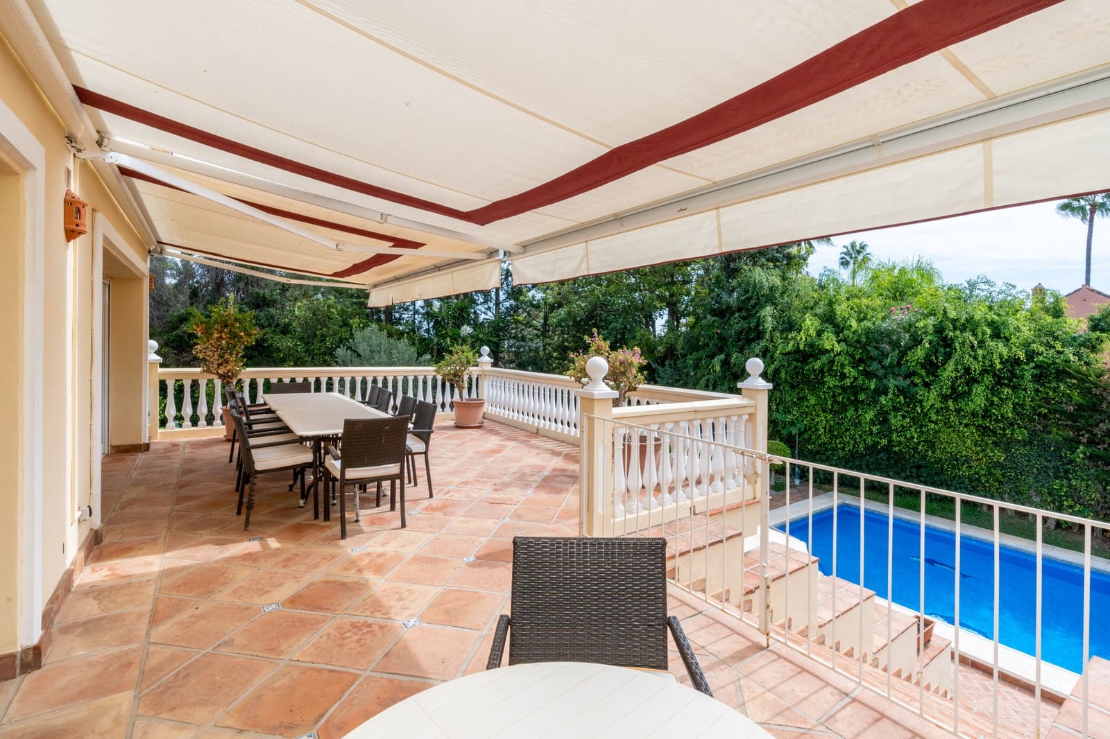 6 bedroom Villa for sale in Guadalmina with pool garage - € 3,400,000 (Ref: 10161154)