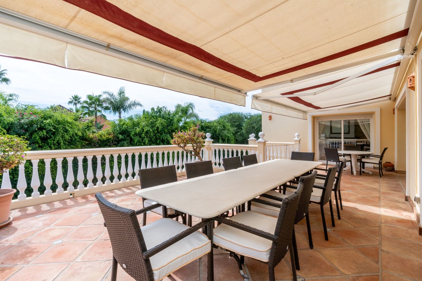 6 bedroom Villa for sale in Guadalmina with pool garage - € 3,400,000 (Ref: 10161154)