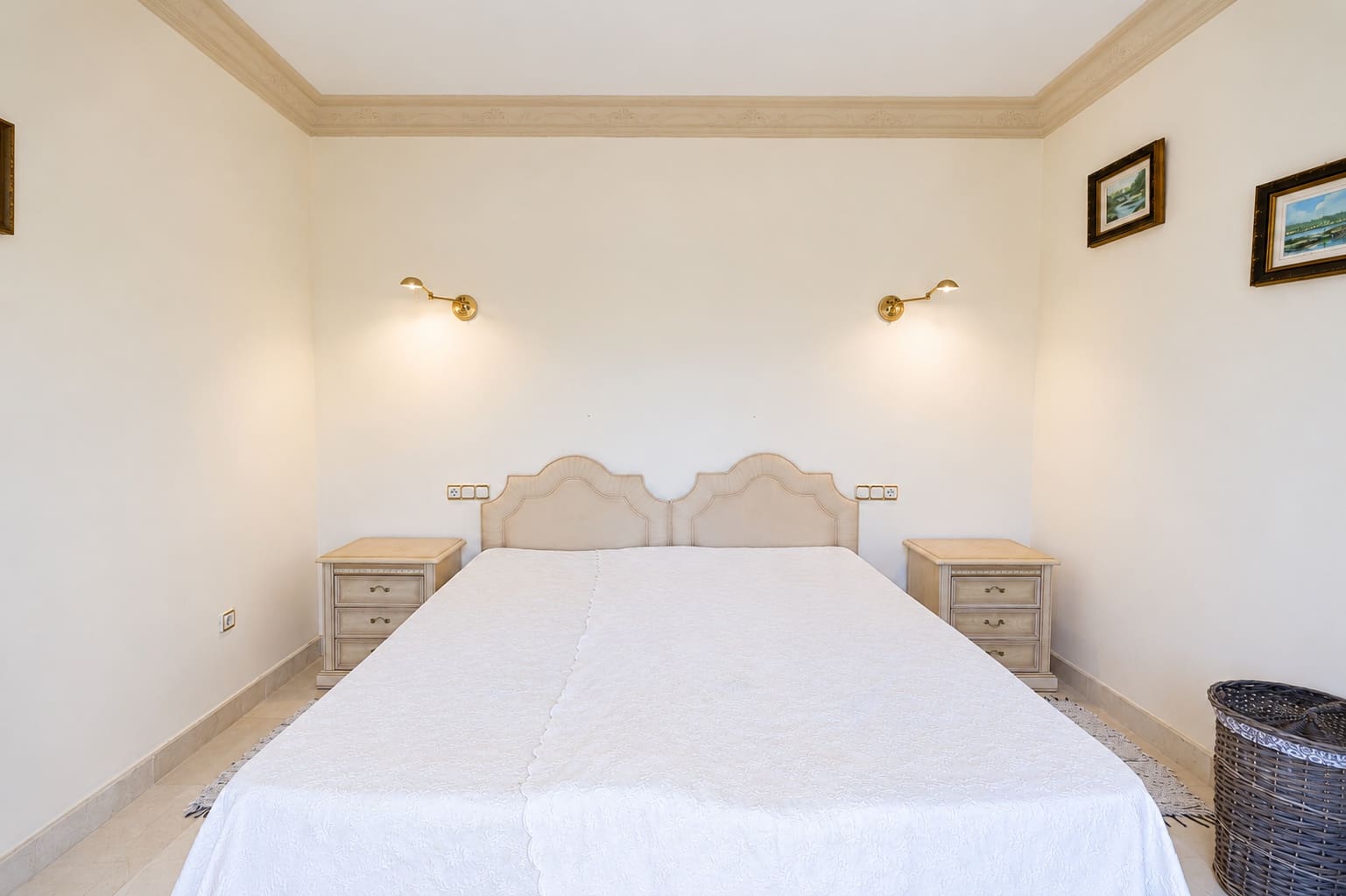 5 bedroom Villa for sale in La Quinta with pool garage - € 2,400,000 (Ref: 10164765)