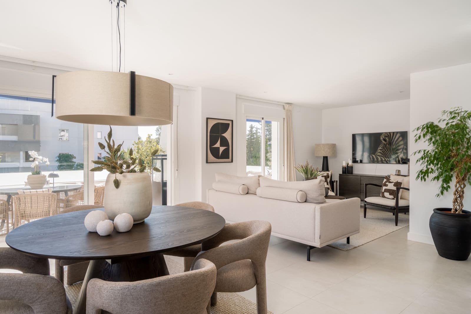 3 bedroom Apartment for sale in Nueva Andalucia with pool garage - € 849,000 (Ref: 10164766)