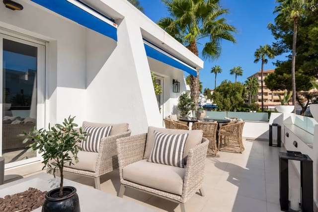 3 bedroom Apartment for sale in Nueva Andalucía Centro, Marbella with pool garage - € 849,000 (Ref: 10164766)