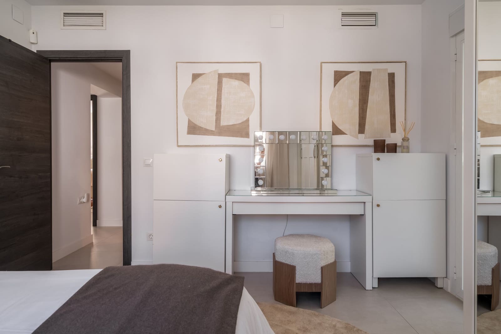 3 bedroom Apartment for sale in Nueva Andalucia with pool garage - € 849,000 (Ref: 10164766)