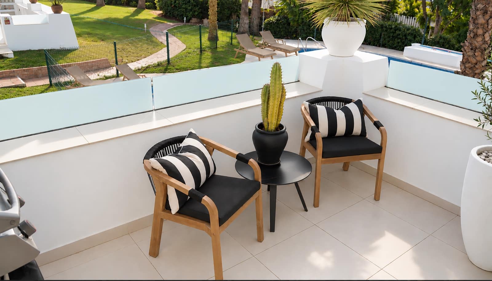 3 bedroom Apartment for sale in Nueva Andalucia with pool garage - € 849,000 (Ref: 10164766)