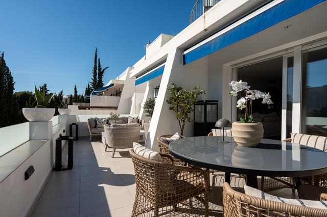 3 bedroom Apartment for sale in Nueva Andalucía Centro, Marbella with pool garage - € 849,000 (Ref: 10164766)
