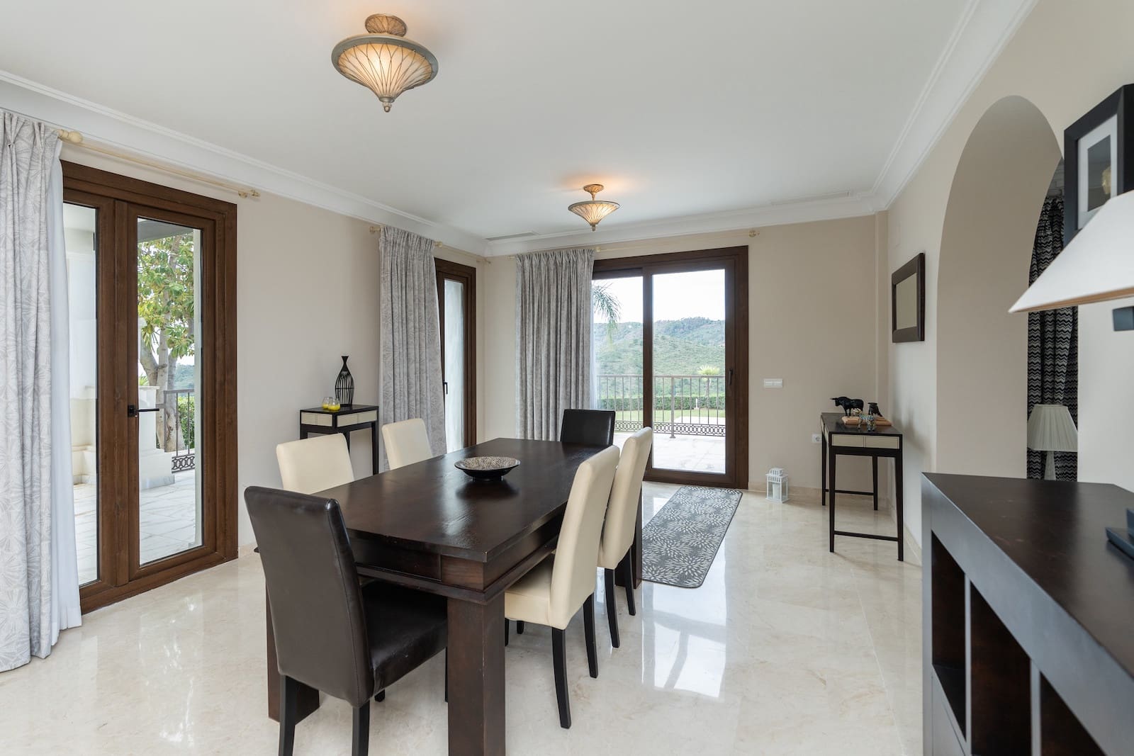 6 sovrum Villa till salu i Benahavis med pool garage - 2 475 000 € (Ref: 10166270)