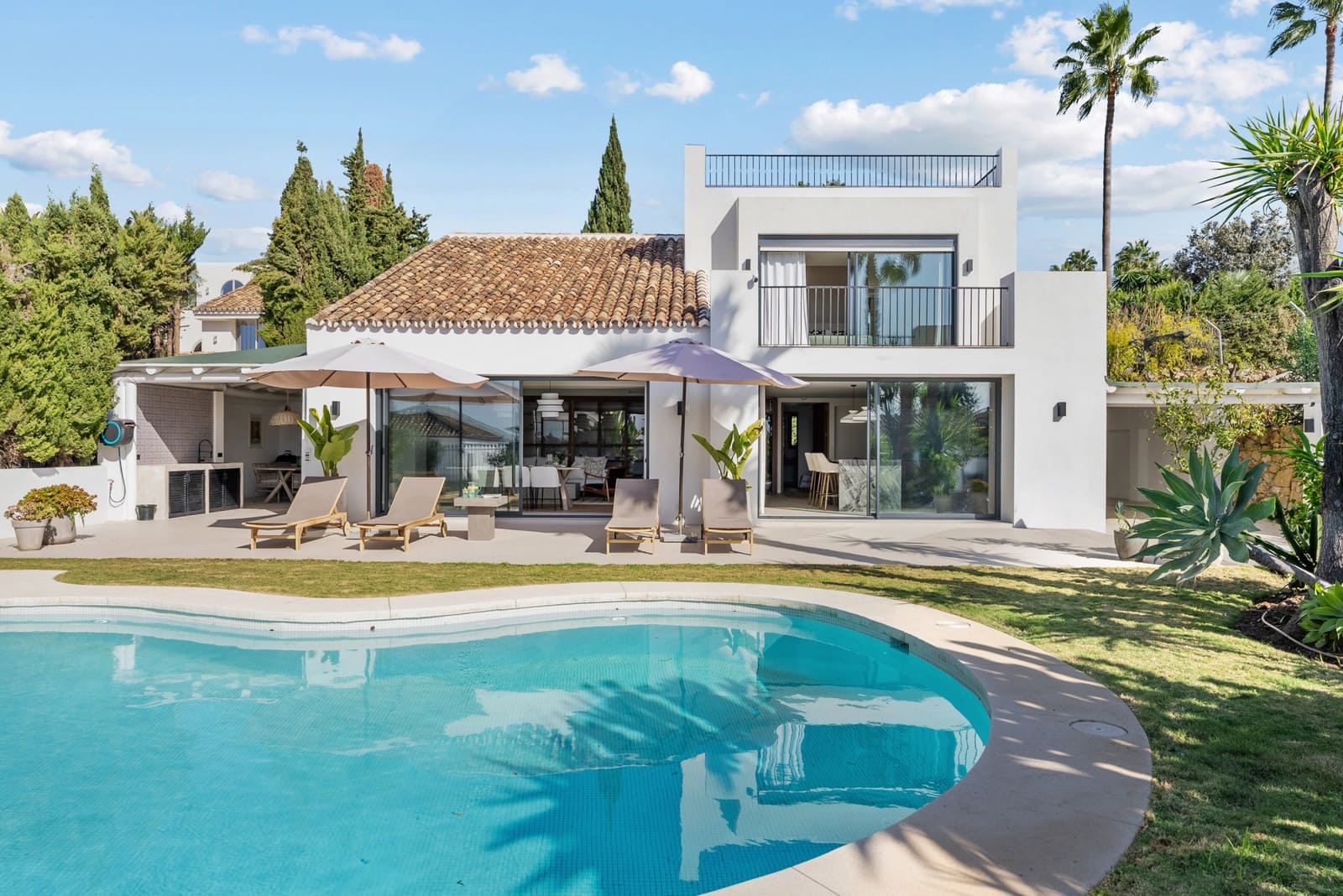 4 Zimmer Villa zu verkaufen in Marbella mit Pool Garage - 2.895.000 € (Ref: 9860504)