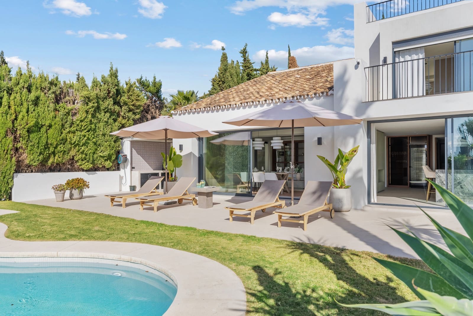 4 Zimmer Villa zu verkaufen in Marbella mit Pool Garage - 2.895.000 € (Ref: 9860504)