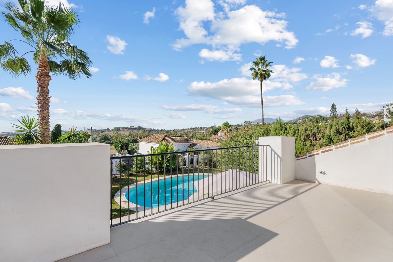 4 Zimmer Villa zu verkaufen in Marbella mit Pool Garage - 2.895.000 € (Ref: 9860504)
