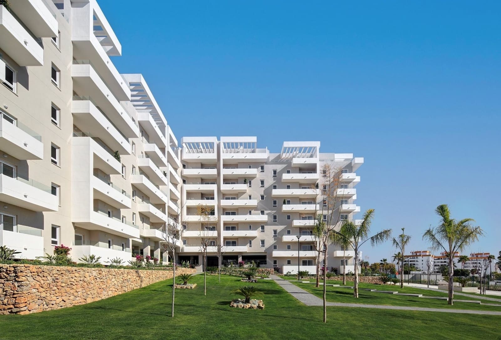 3 chambre Appartement à vendre à Nueva Andalucia avec piscine garage - 435 000 € (Ref: 9860507)