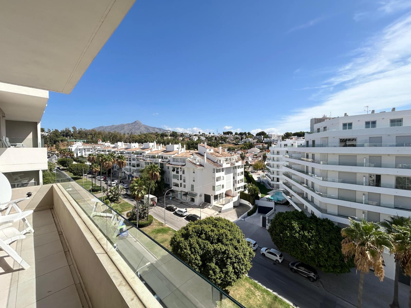 3 chambre Appartement à vendre à Nueva Andalucia avec piscine garage - 435 000 € (Ref: 9860507)