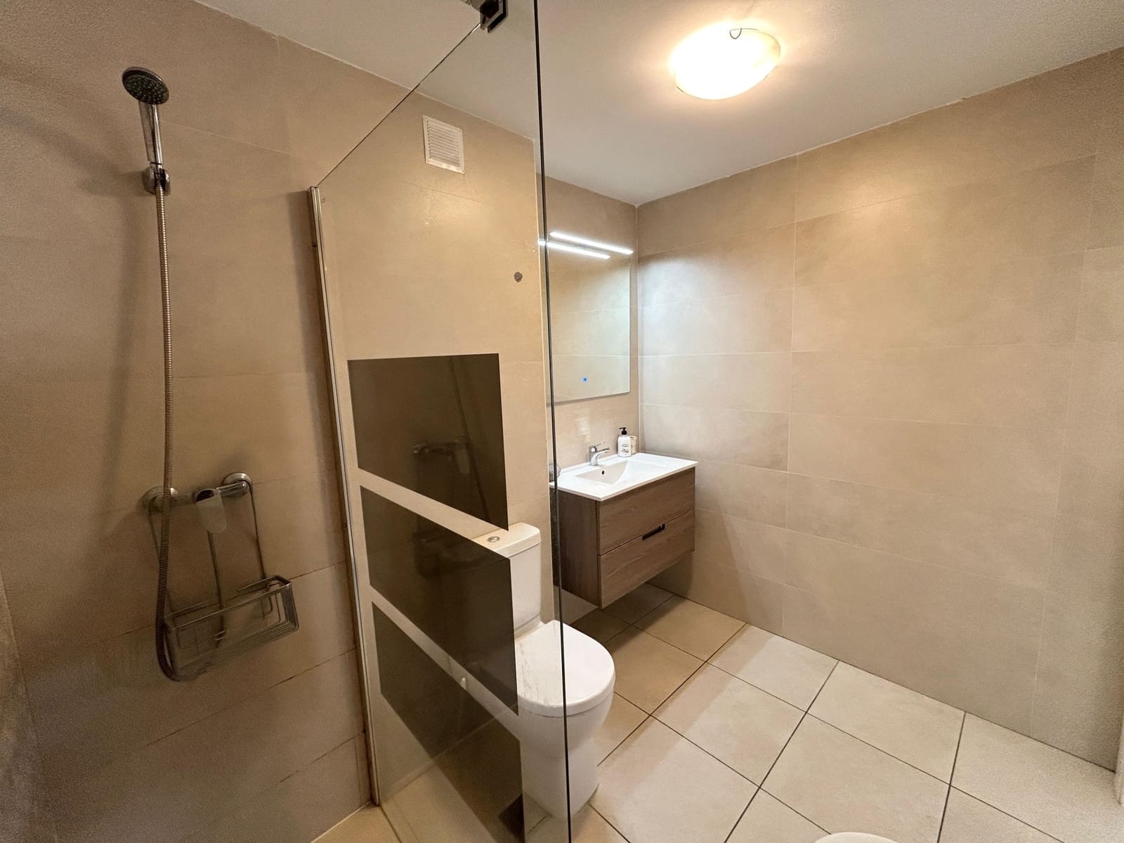 3 soveværelse Lejlighed til salg i Nueva Andalucia med swimmingpool garage - € 435.000 (Ref: 9860507)