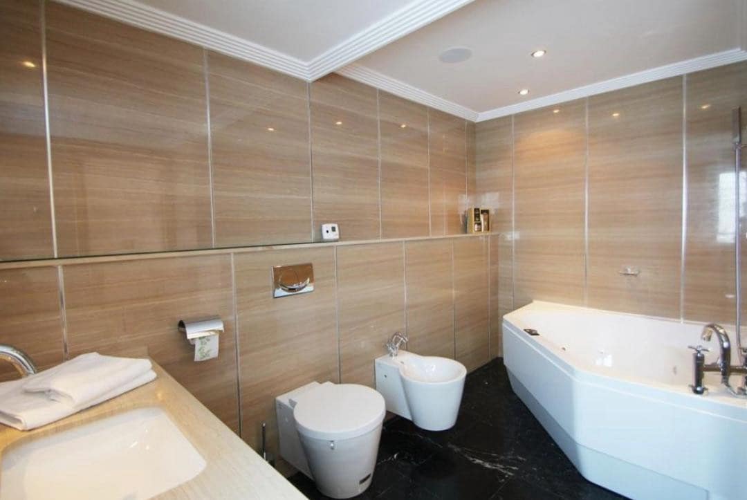 8 soveværelse Villa til salg i Marbella med swimmingpool garage - € 4.750.000 (Ref: 9860508)