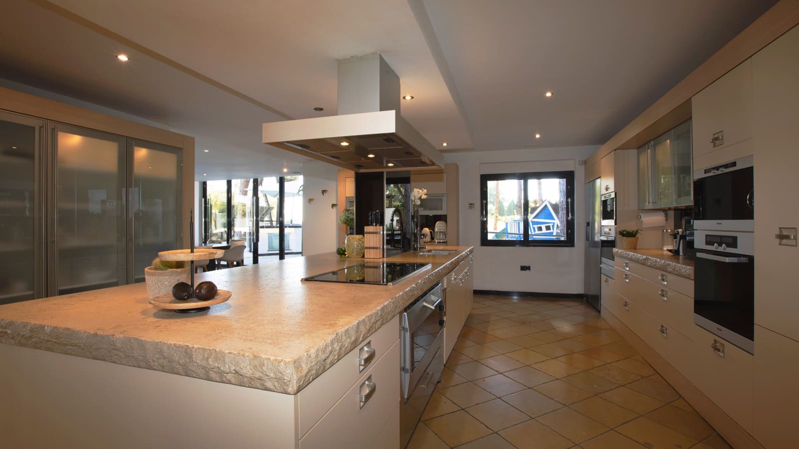 8 soveværelse Villa til salg i Marbella med swimmingpool garage - € 4.750.000 (Ref: 9860508)