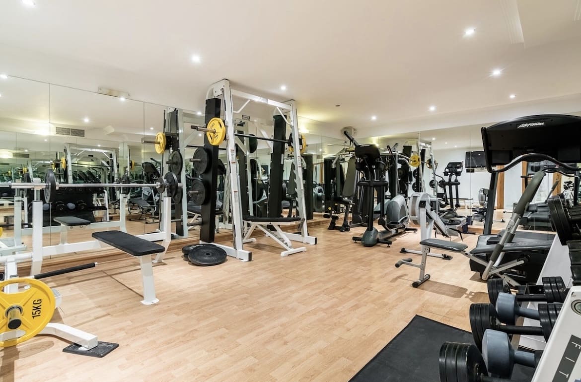 8 soveværelse Villa til salg i Marbella med swimmingpool garage - € 4.750.000 (Ref: 9860508)