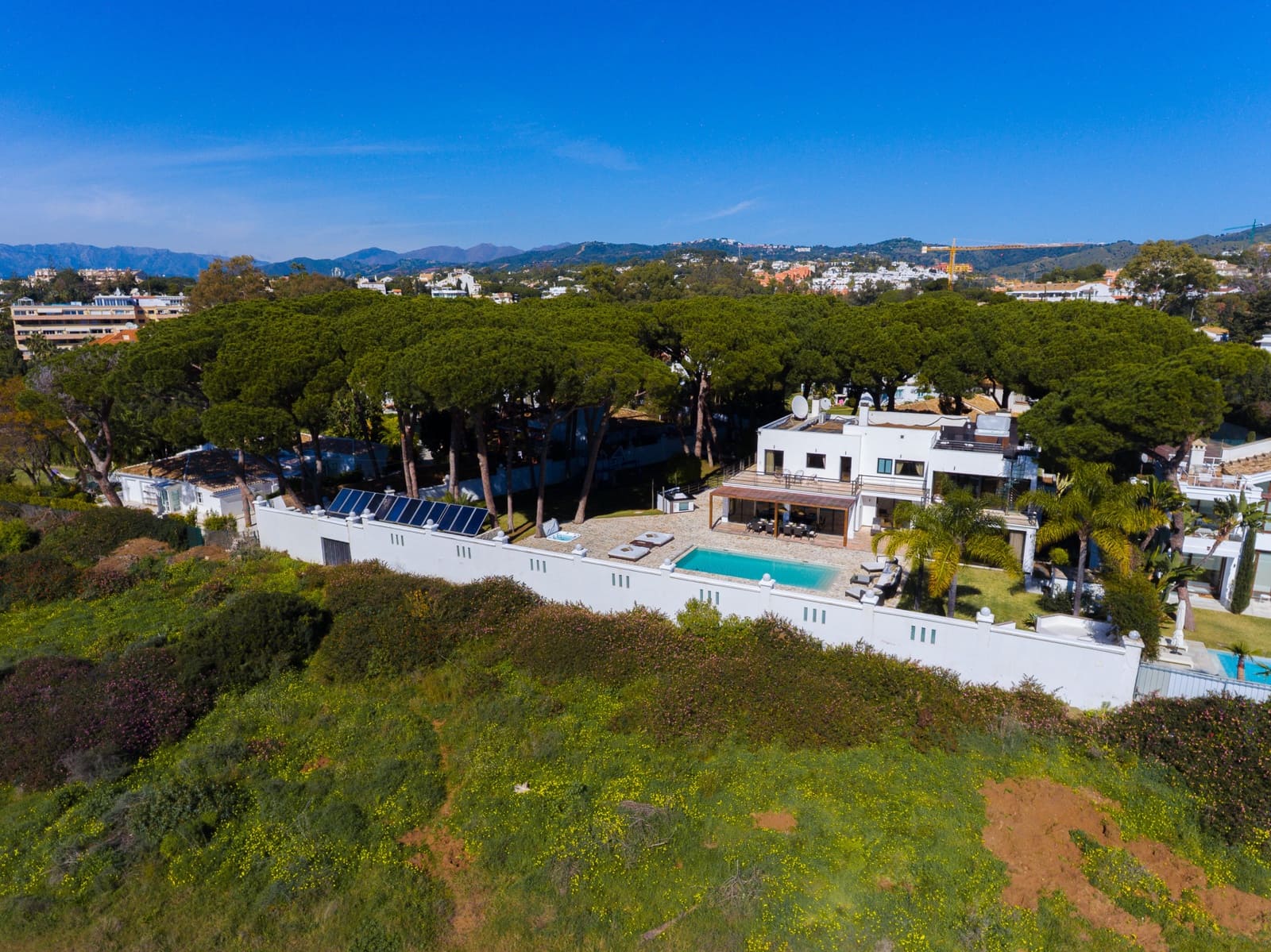 8 soveværelse Villa til salg i Marbella med swimmingpool garage - € 4.750.000 (Ref: 9860508)