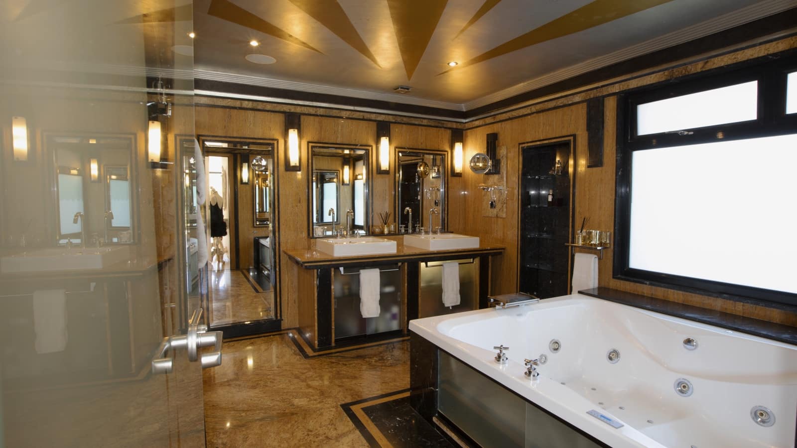 8 soveværelse Villa til salg i Marbella med swimmingpool garage - € 4.750.000 (Ref: 9860508)