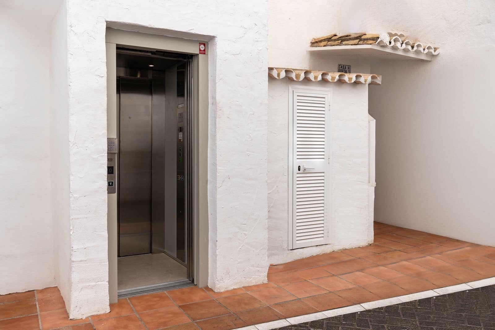 2 soveværelse Lejlighed til salg i Puerto Banus med garage - € 1.650.000 (Ref: 9860512)