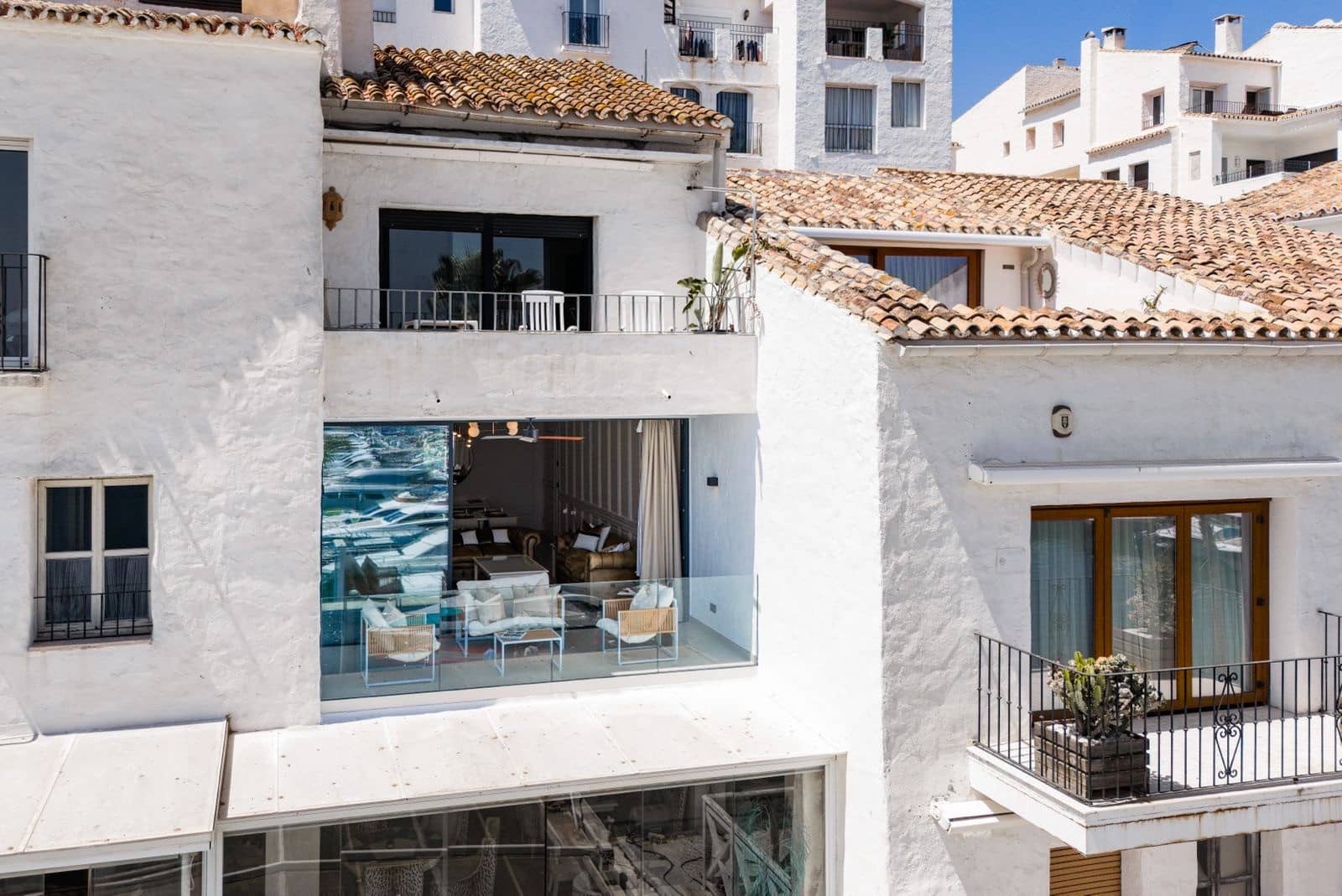 2 soveværelse Lejlighed til salg i Puerto Banus med garage - € 1.650.000 (Ref: 9860512)