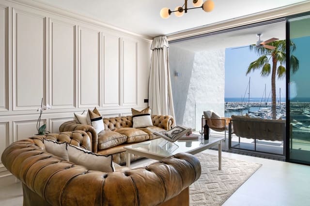 2 soveværelse Lejlighed til salg i Puerto Banus, Marbella med garage - € 1.650.000 (Ref: 9860512)