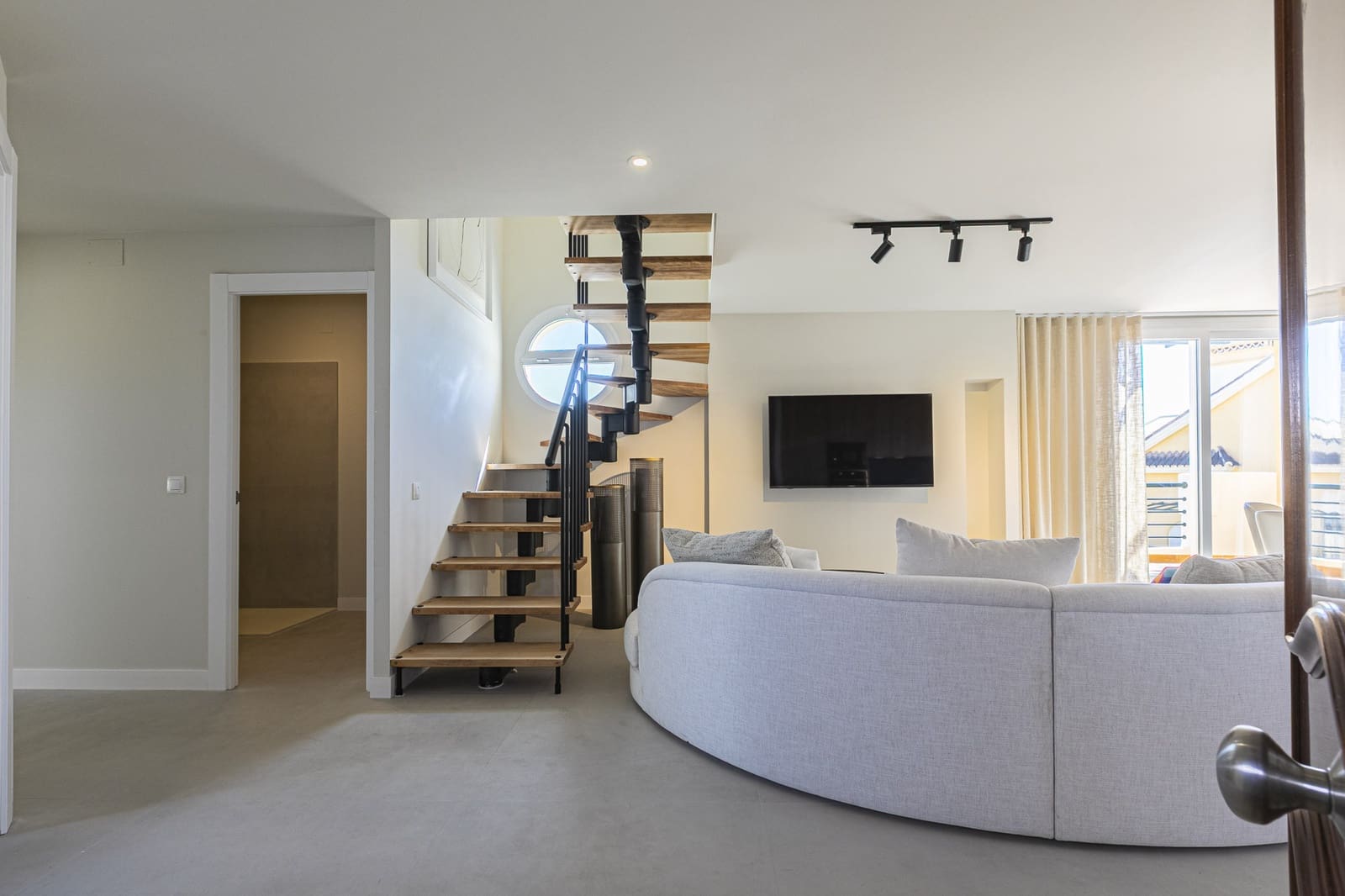 3 chambre Penthouse à vendre à Marbella avec piscine garage - 755 000 € (Ref: 9860513)
