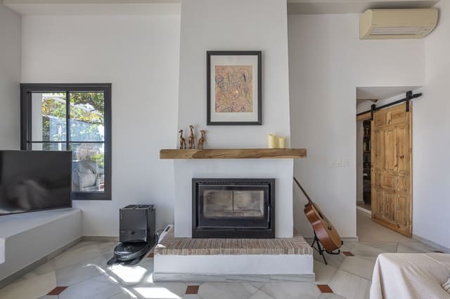 4 slaapkamer Villa te koop in Guadalmina Alta, Marbella met zwembad garage - € 1.650.000 (Ref: 9860514)