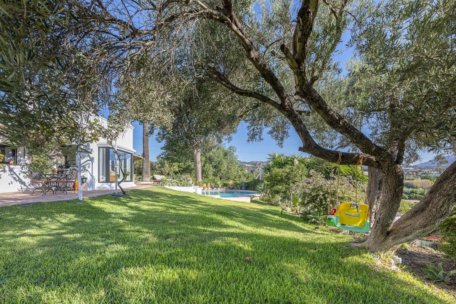 4 slaapkamer Villa te koop in San Pedro de Alcantara met zwembad garage - € 1.650.000 (Ref: 9860514)