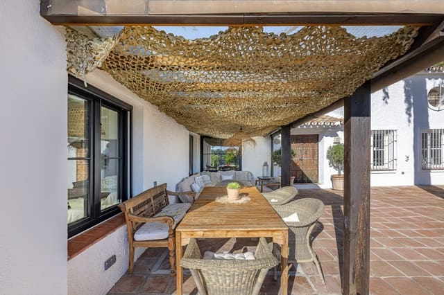 4 sypialnia Willa na sprzedaż w Guadalmina Alta, Marbella z basenem garażem - 1 650 000 € (Ref: 9860514)