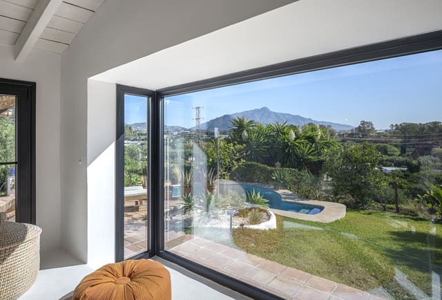 4 sypialnia Willa na sprzedaż w Guadalmina Alta, Marbella z basenem garażem - 1 650 000 € (Ref: 9860514)
