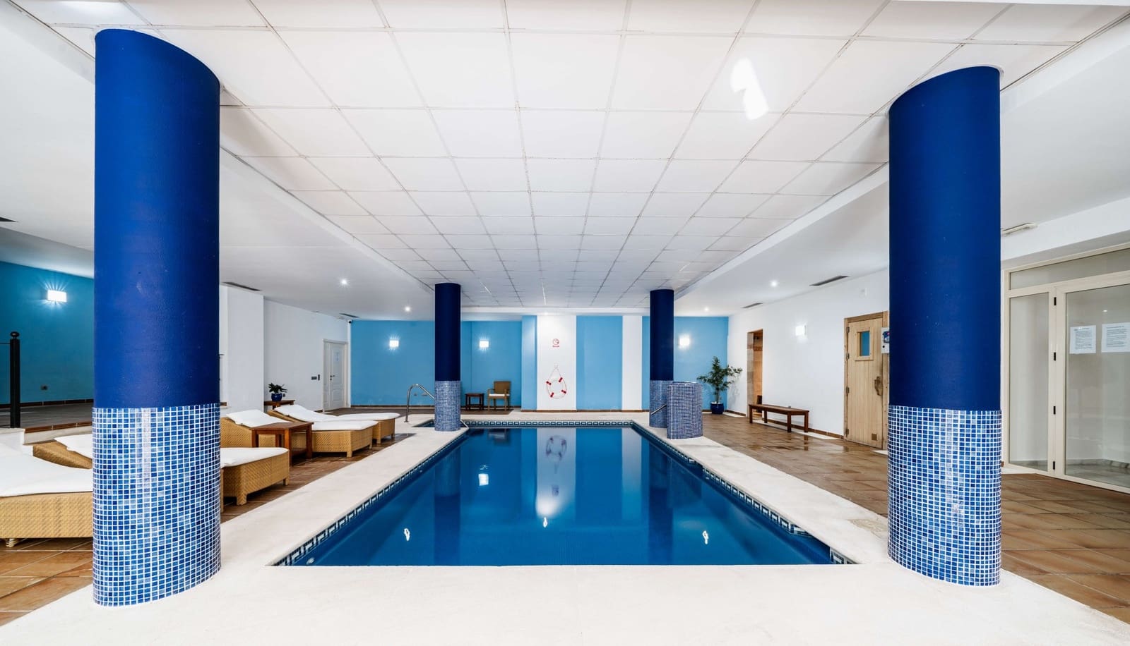 2 chambre Appartement à vendre à Nueva Andalucia avec piscine garage - 550 000 € (Ref: 9860515)