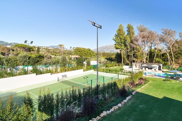 6 makuuhuone Huvila myytävänä paikassa Guadalmina Alta, Marbella mukana uima-altaan 
autotalli - 3 995 000 € (Ref: 9860517)