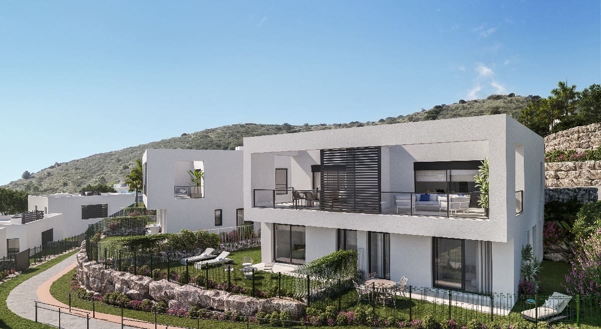 3 soverom Kjedet enebolig til salgs i Mijas Costa med svømmebasseng garasje - € 465 000 (Ref: 9860525)