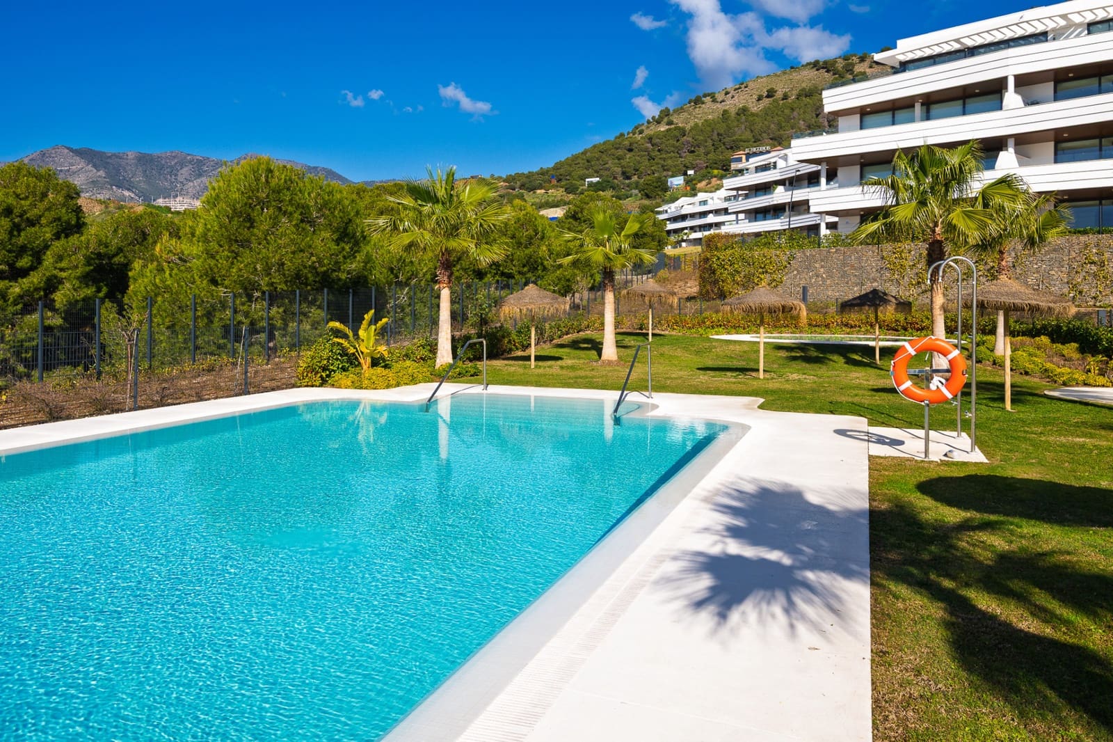 3 slaapkamer Appartement te koop in Fuengirola met zwembad garage - € 795.000 (Ref: 9860539)