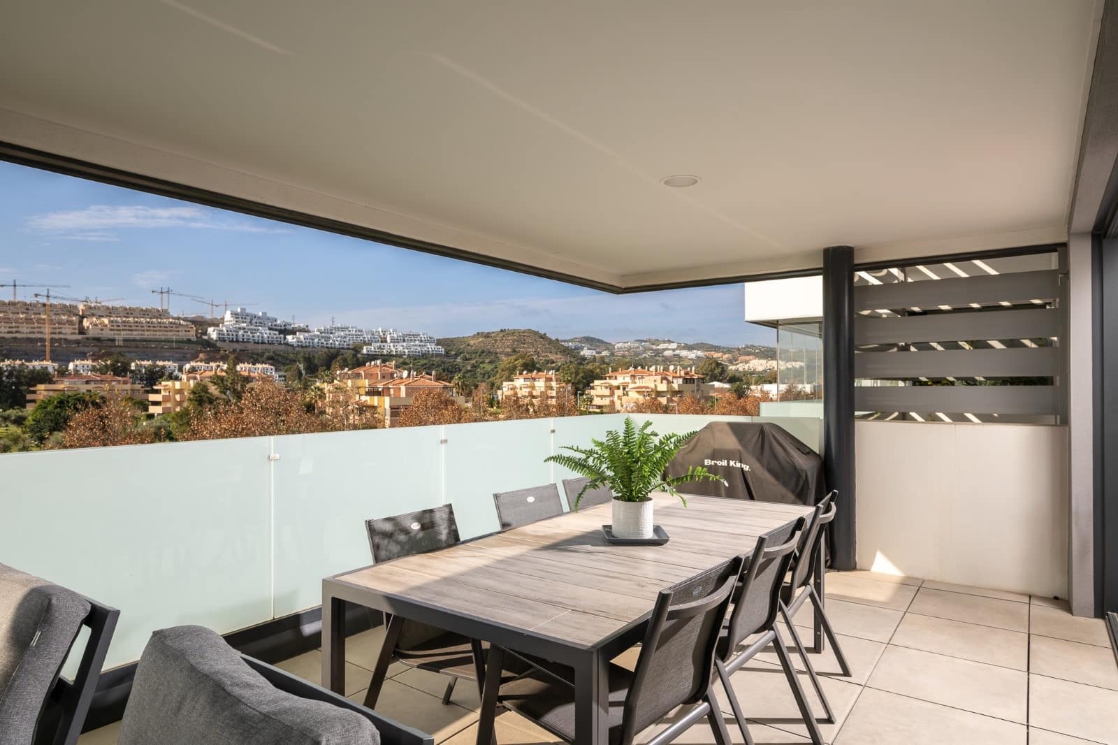 3 sypialnia Apartament na sprzedaż w La Cala de Mijas z basenem garażem - 665 000 € (Ref: 9860540)
