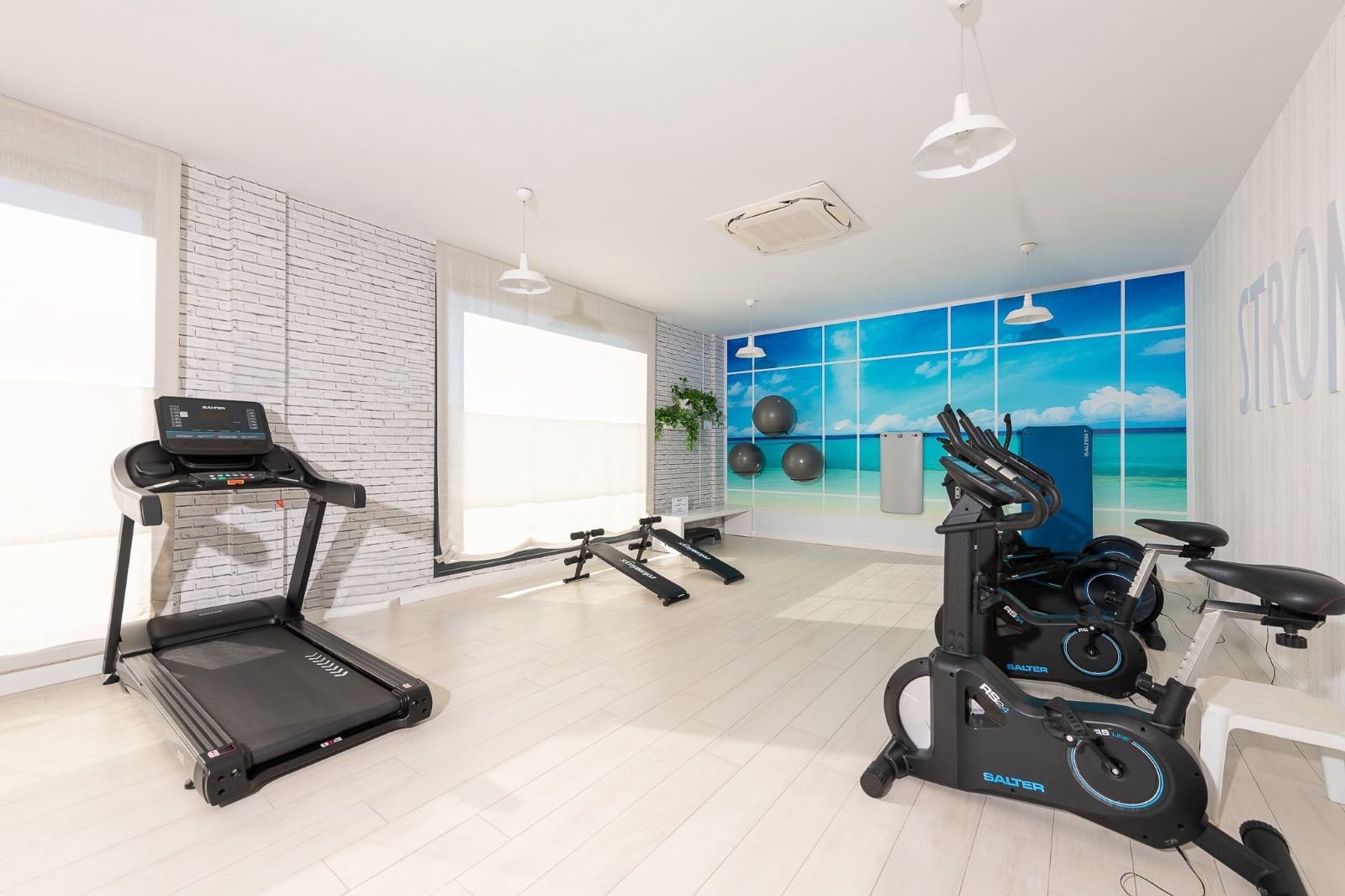 3 sypialnia Apartament na sprzedaż w La Cala de Mijas z basenem garażem - 665 000 € (Ref: 9860540)