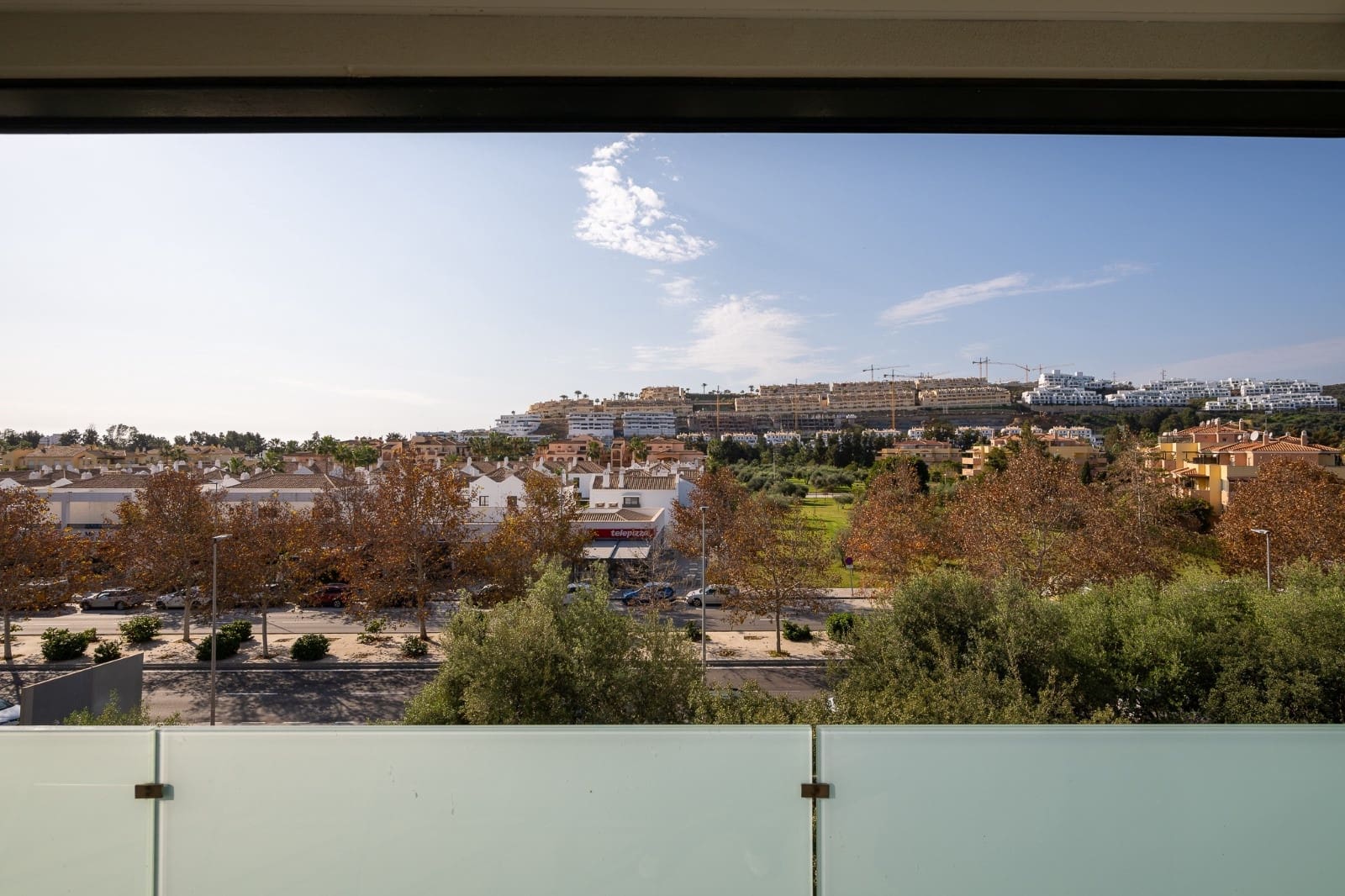 3 sypialnia Apartament na sprzedaż w La Cala de Mijas z basenem garażem - 665 000 € (Ref: 9860540)