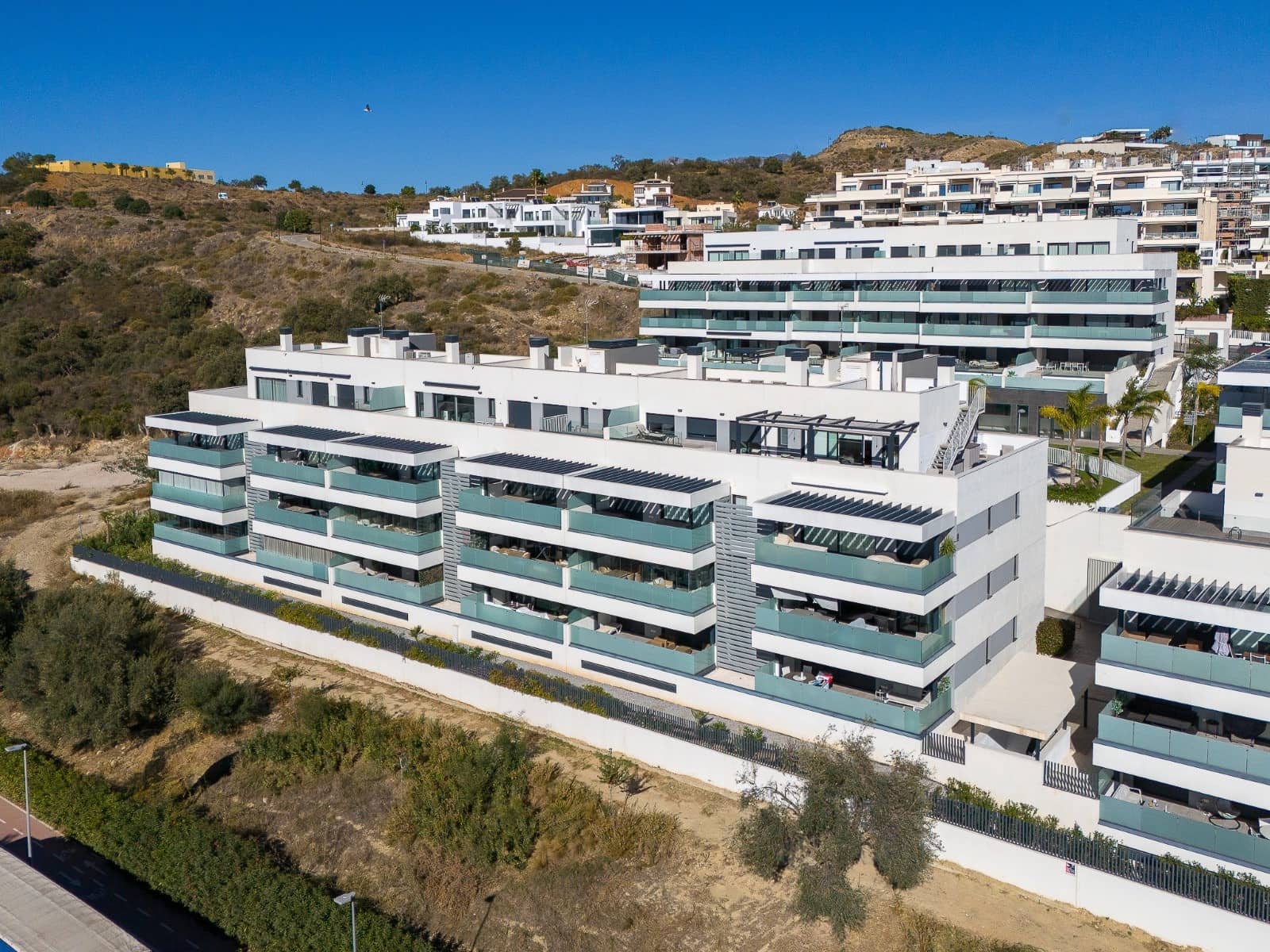3 sypialnia Apartament na sprzedaż w La Cala de Mijas z basenem garażem - 665 000 € (Ref: 9860540)