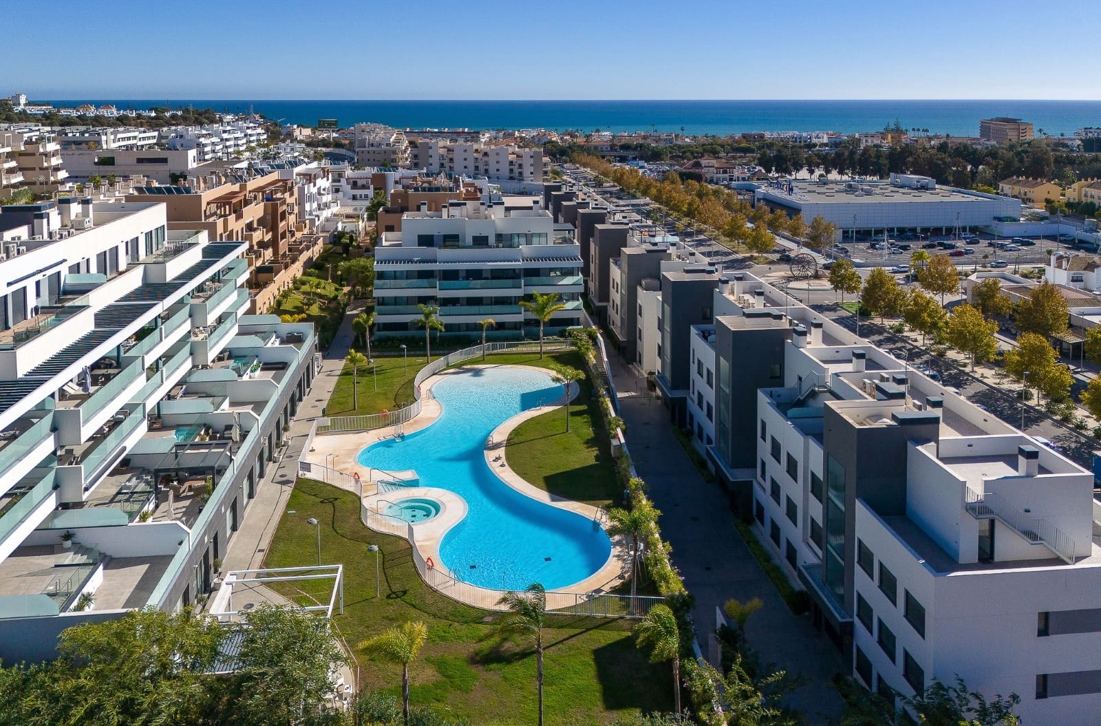 3 sypialnia Apartament na sprzedaż w La Cala de Mijas z basenem garażem - 665 000 € (Ref: 9860540)