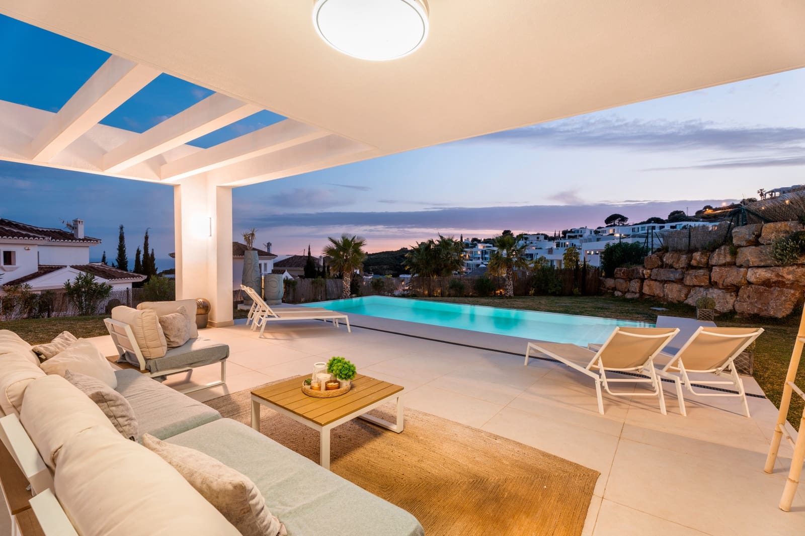 Chalet de 4 habitaciones en Mijas en venta con piscina garaje - 1.450.000 € (Ref: 9860541)