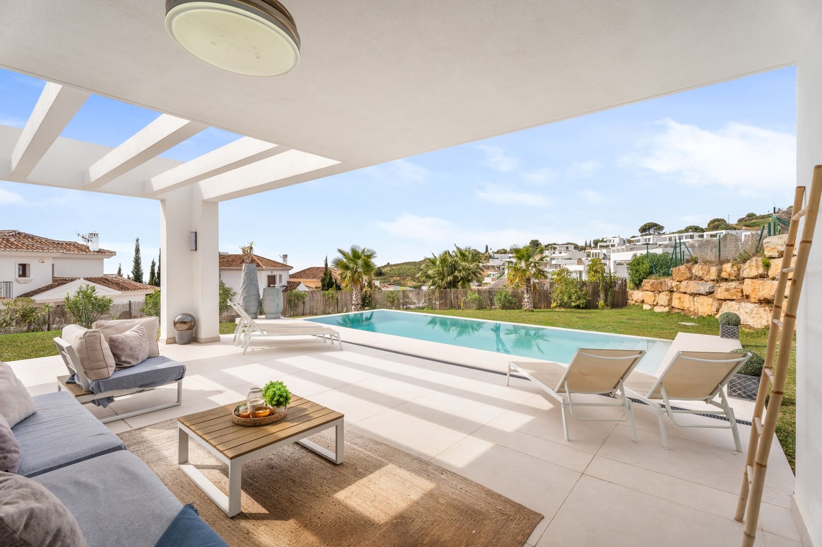 Chalet de 4 habitaciones en Mijas en venta con piscina garaje - 1.450.000 € (Ref: 9860541)