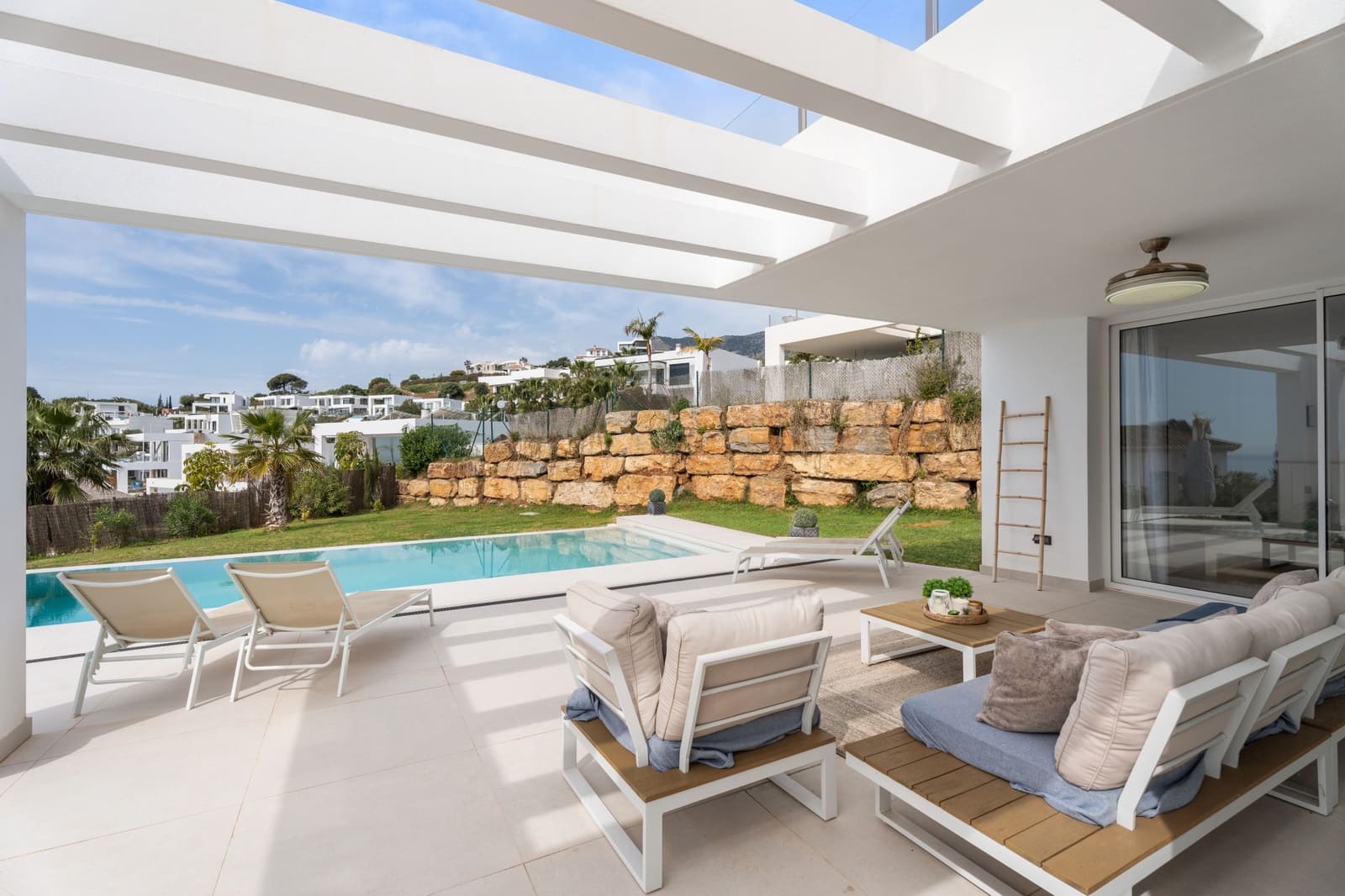 Chalet de 4 habitaciones en Mijas en venta con piscina garaje - 1.450.000 € (Ref: 9860541)
