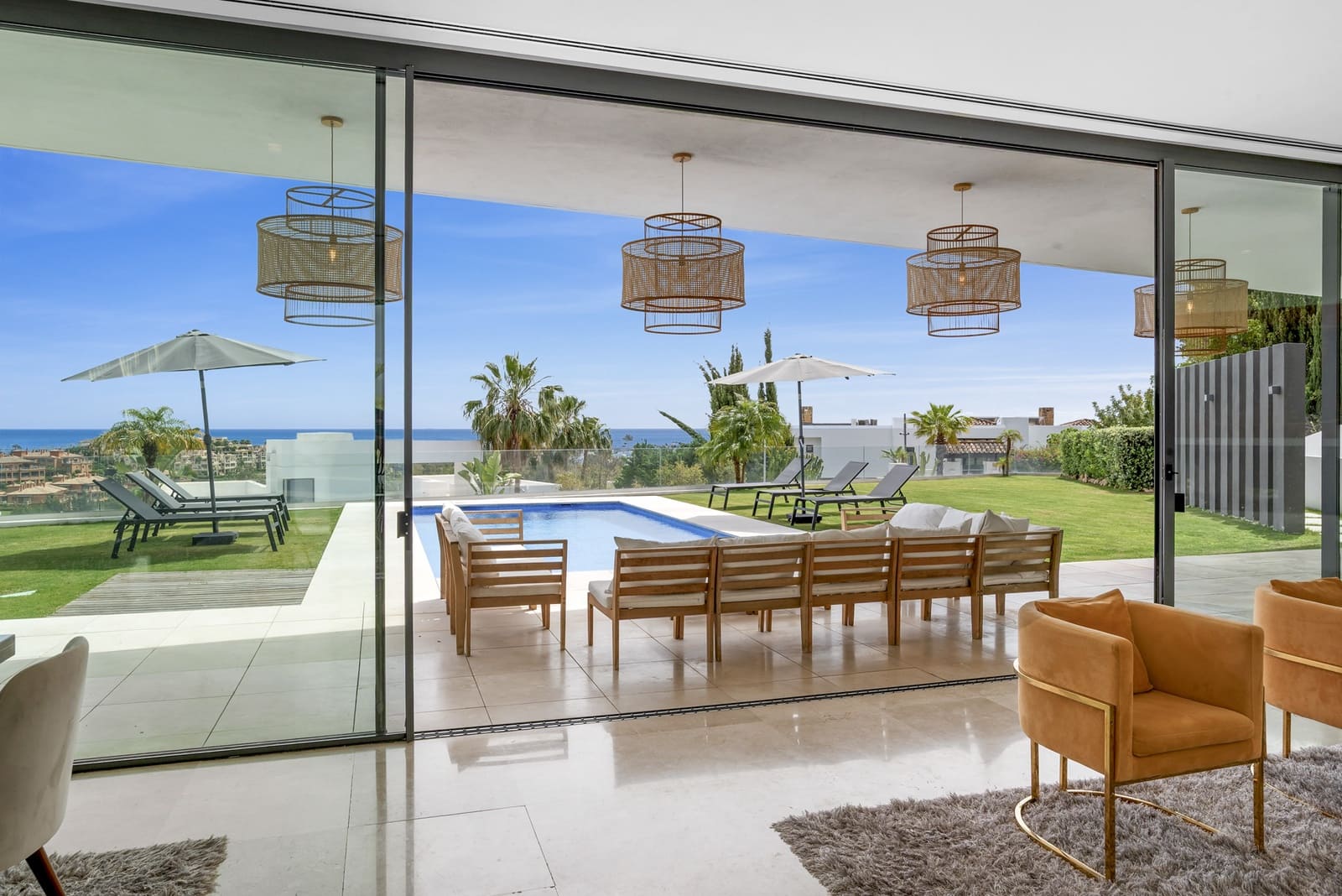 5 quarto Moradia para venda em Benahavis com piscina garagem - 3 950 000 € (Ref: 9860543)