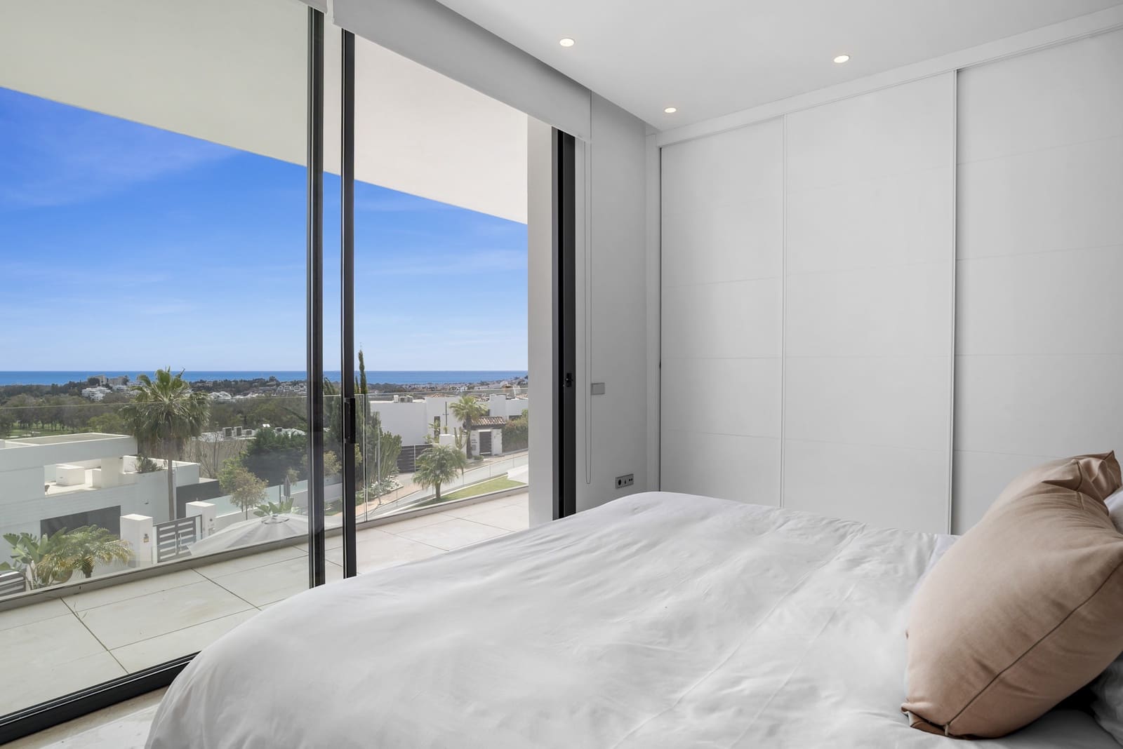 5 quarto Moradia para venda em Benahavis com piscina garagem - 3 950 000 € (Ref: 9860543)
