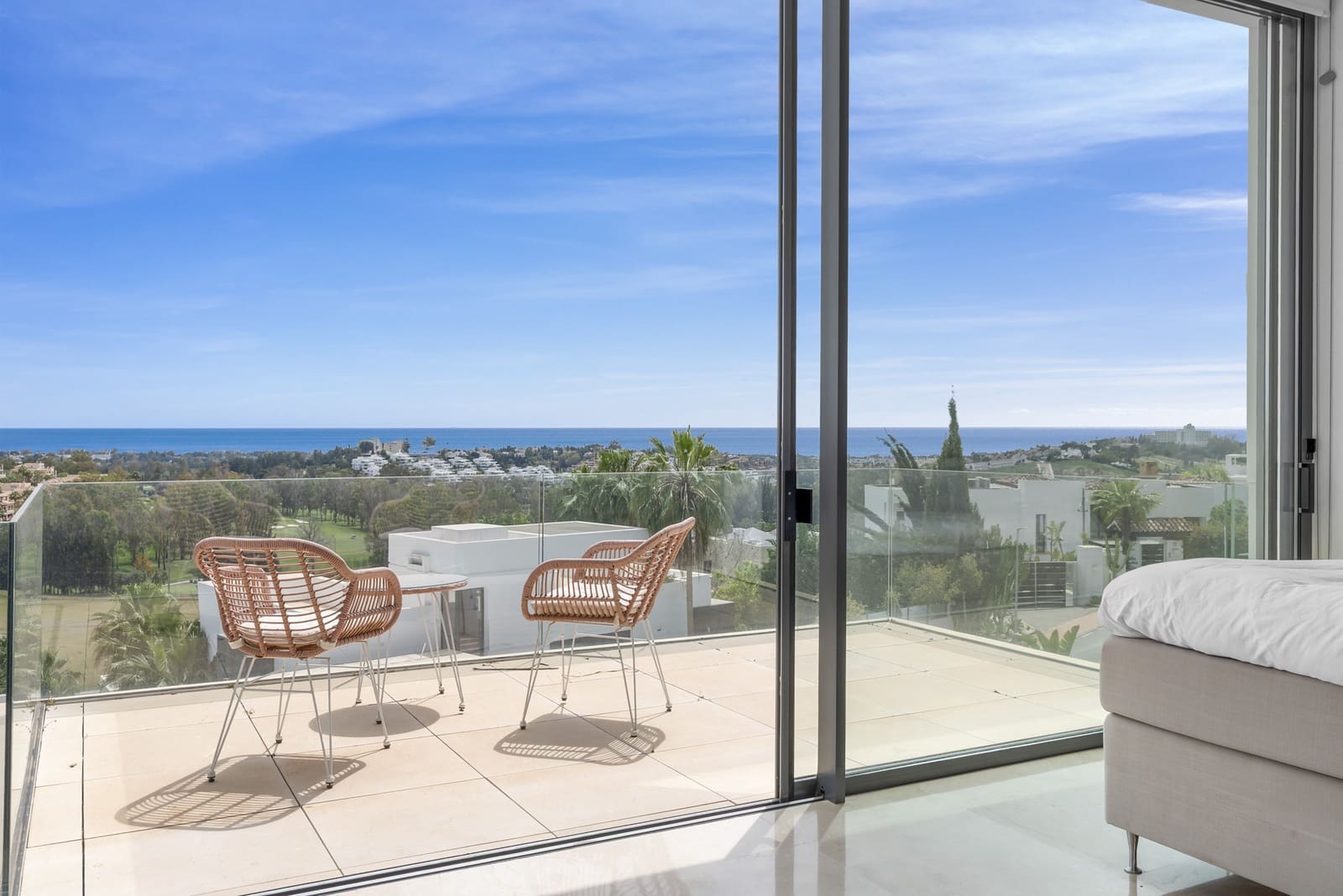 5 quarto Moradia para venda em Benahavis com piscina garagem - 3 950 000 € (Ref: 9860543)